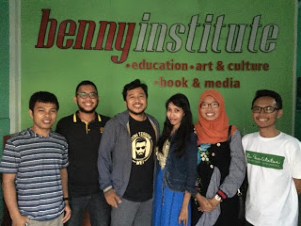 Diskusi (Revolusi Industri-Sastra) sebagai Penawar Rindu (Book Club #1)