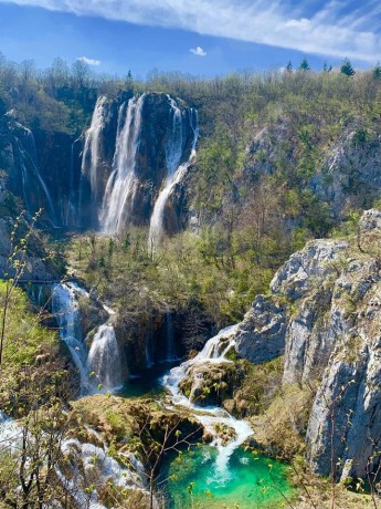 KETEGANGAN DI PLIVITCE